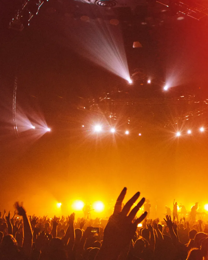 artist organizing their music business and touring schedule
